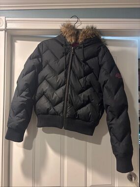 Vintage DKNY Active Women’s Black Quilted Puffer Jacket with Faux Fur Hood